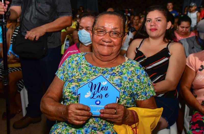 Entrega de Títulos do Programa Ananindeua Legal, Conjunto Jardim Florestal no 40 Horas