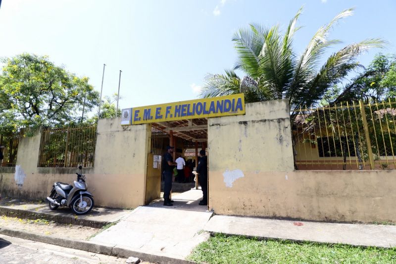 Assinatura da O.S da Escola Heliolândia no Distrito Industrial