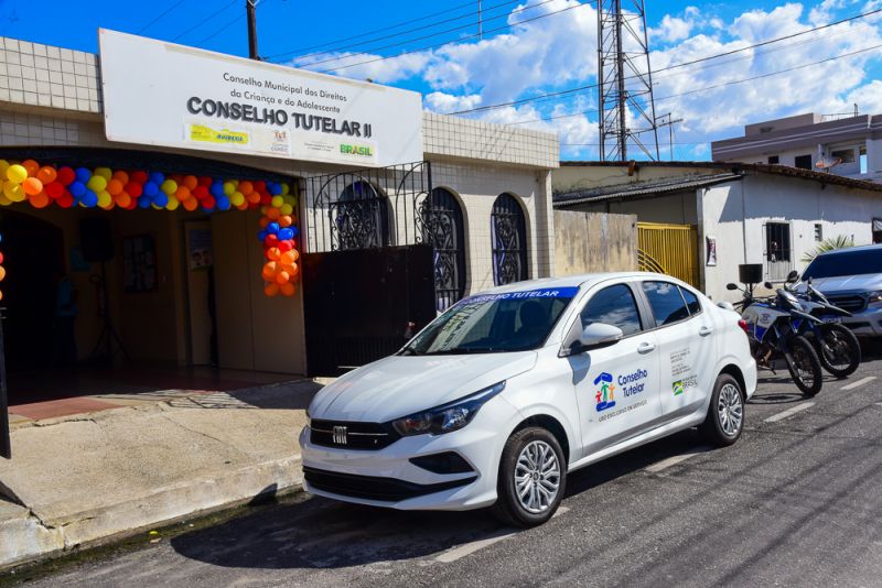 Entrega de um carro para o conselho Tutelar II