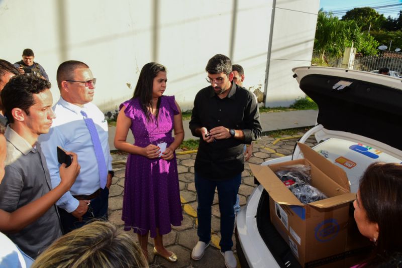 Entrega de um carro para o conselho Tutelar II