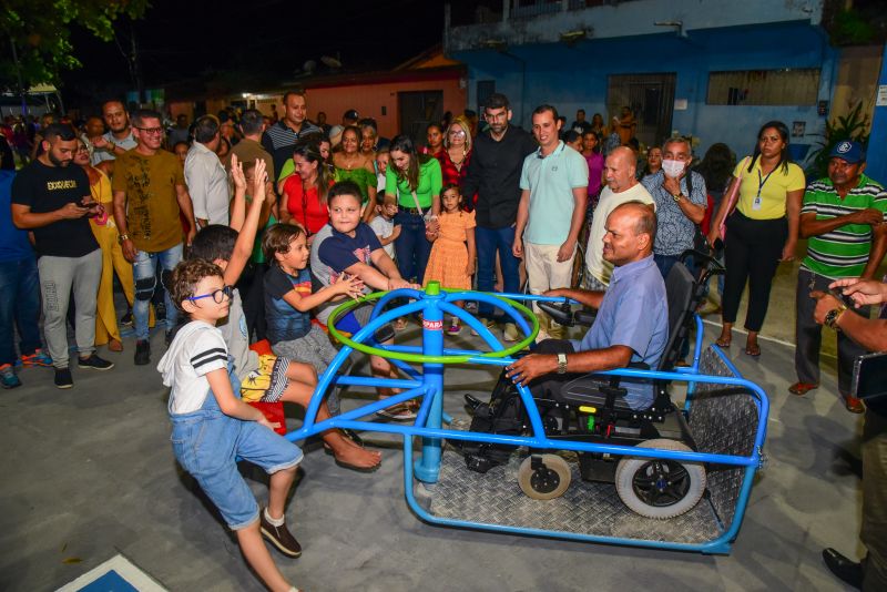 Inauguração da praça Paulo Ferreira revitalizada e adaptada com brinquedos para pessoas com deficiência