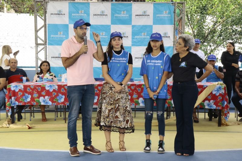 Entrega da EMEF PE. Gabriel Bulgarelli na av Cláudio Sanders bairro Centro