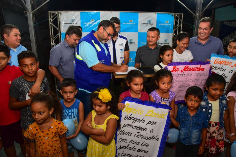 Assinatura de O.S para saneamento básico e drenagem do conjunto Nova Jerusalém no bairro Centro