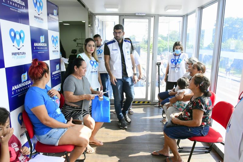 Ação do Programa Prefeitura em Movimento no Bairro do Aura