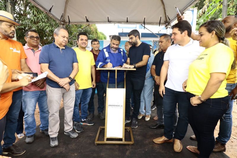 Assinatura de O.S para Pavimentação Asfáltica da Comunidade Padre Cicero Area Tio Patinhas Águas Lindas