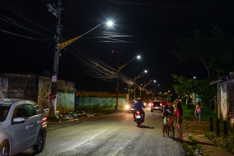 Entrega do Programa Ilumina mais luz para Ananindeua no bairro do Icuí