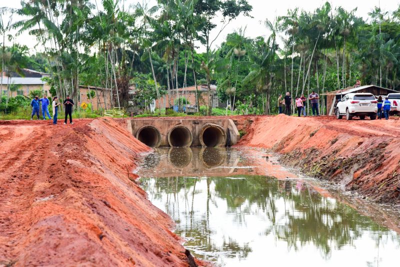 Assinatura de O.S de Macrodenagem e Infraestrutura Viária do Igarapé dos Macacos na Águas Brancas