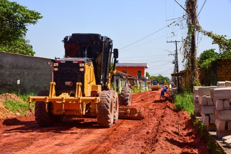 Obras na rua Margarida no conjunto Girassol no bairro Águas Brancas