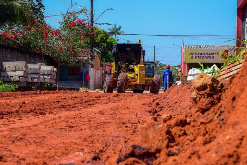 Obras na rua Margarida no conjunto Girassol no bairro Águas Brancas