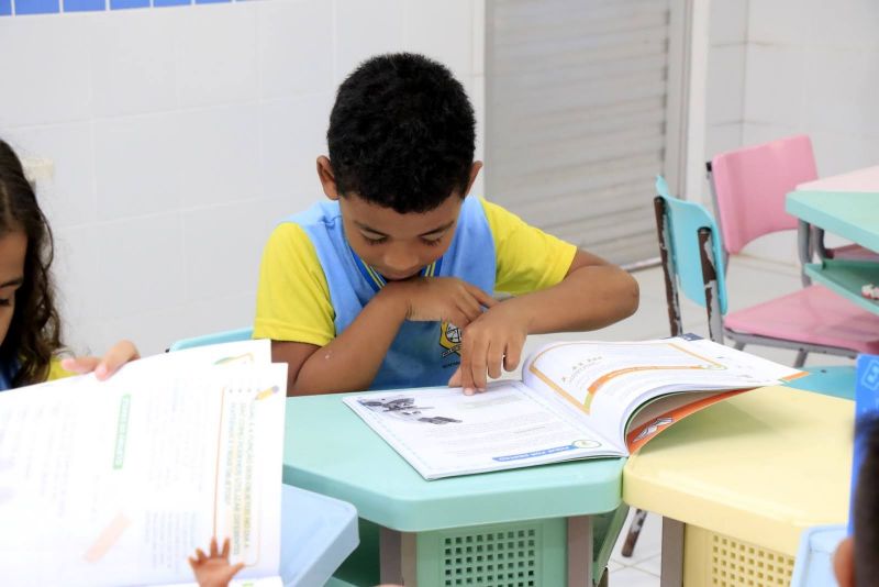 Entrega da Escola Manoel Lobato no Levilândia