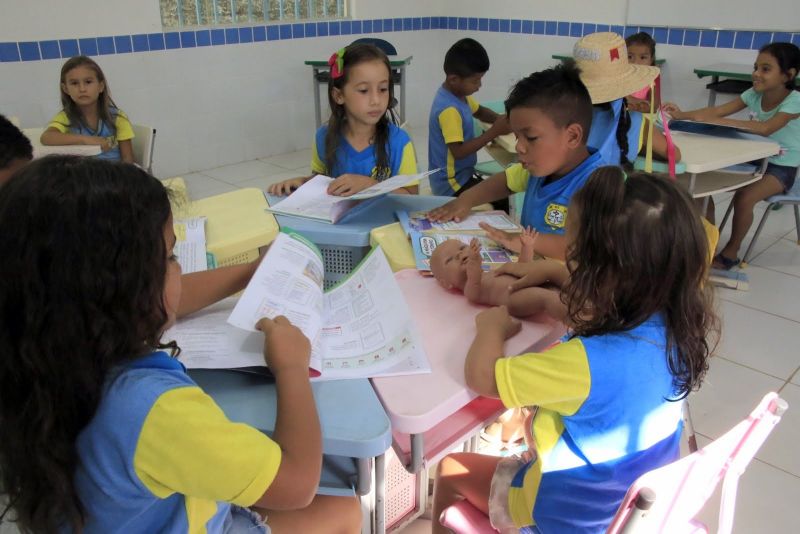 Entrega da Escola Manoel Lobato no Levilândia