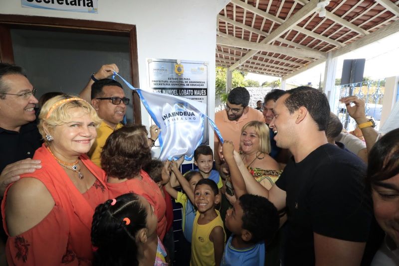 Entrega da Escola Manoel Lobato no Levilândia