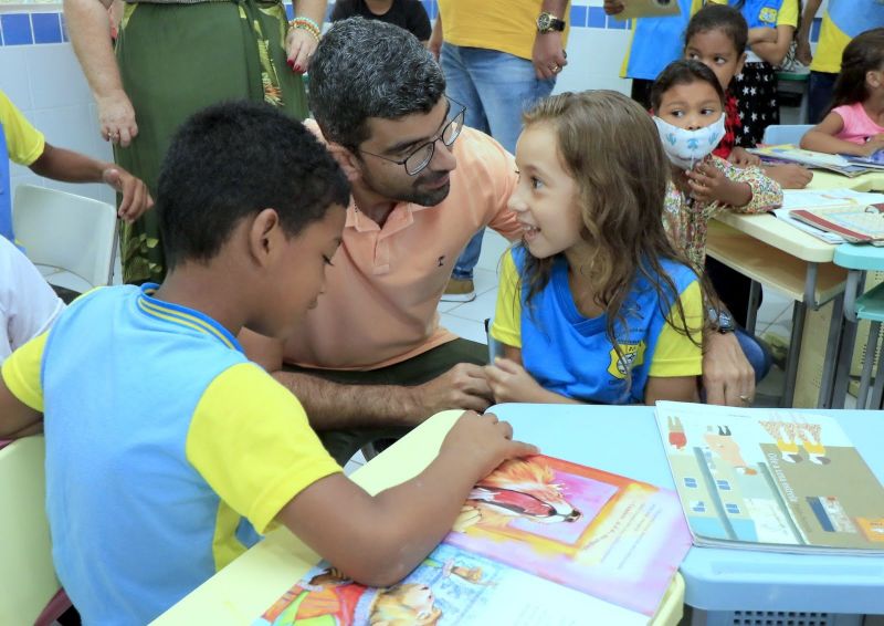 Entrega da Escola Manoel Lobato no Levilândia