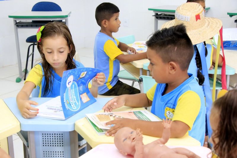 Entrega da Escola Manoel Lobato no Levilândia