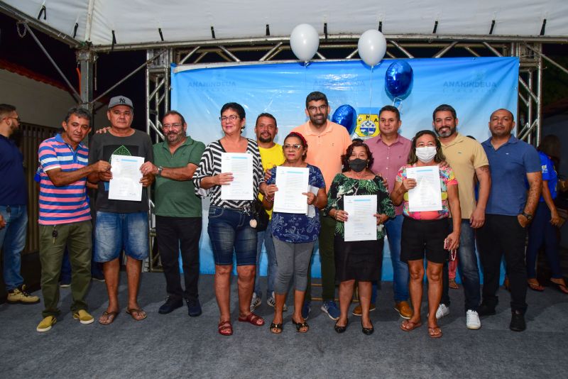 Entrega de 405 Termo de regularização fundiária no conjunto Antônio Queiroz, bairro 40 horas