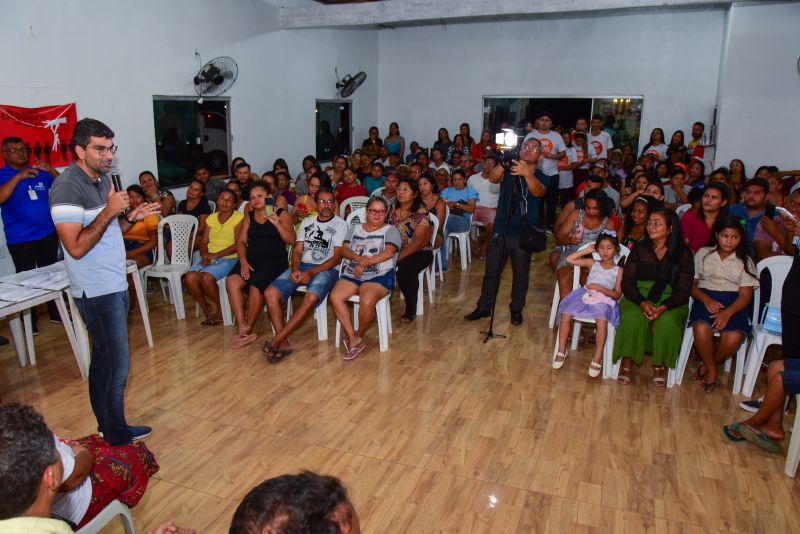 Entrega de Títulos de Propriedade da comunidade Jardim Vitória, no Canal do Maguariaçu