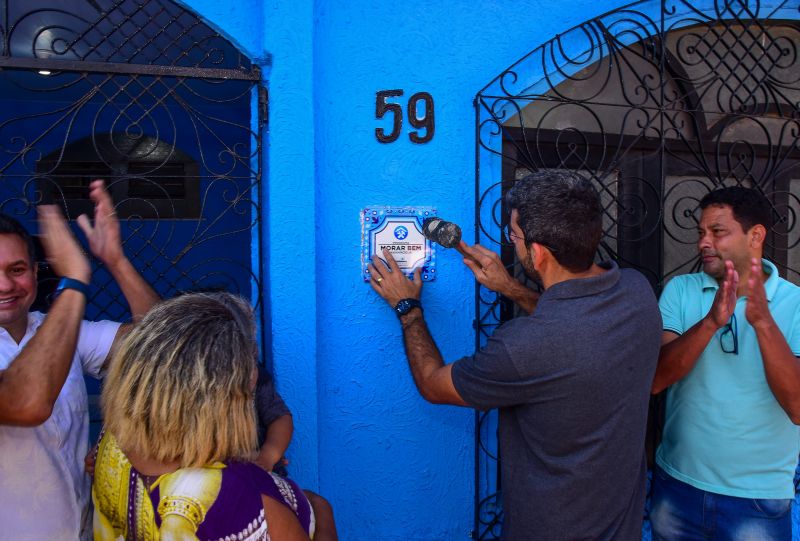 Entrega das casas reformadas pelo programa Morar Bem atingidas por fortes ventos e chuva no conjunto Jardim América