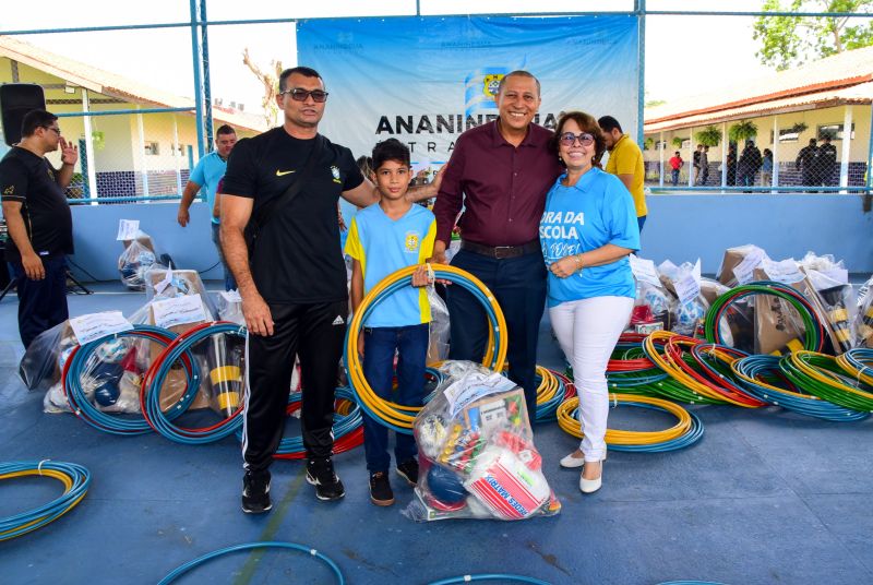 Entrega de material de educação Física às escolas municipais