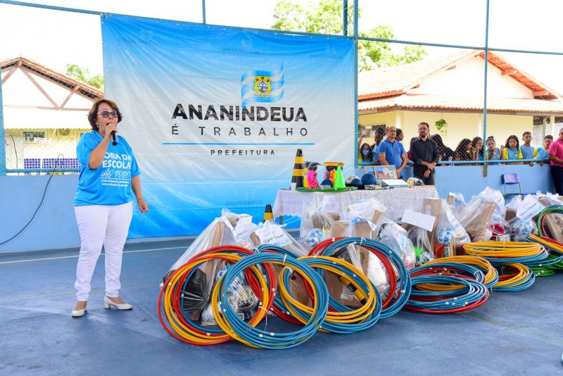 Entrega de material de educação Física às escolas municipais