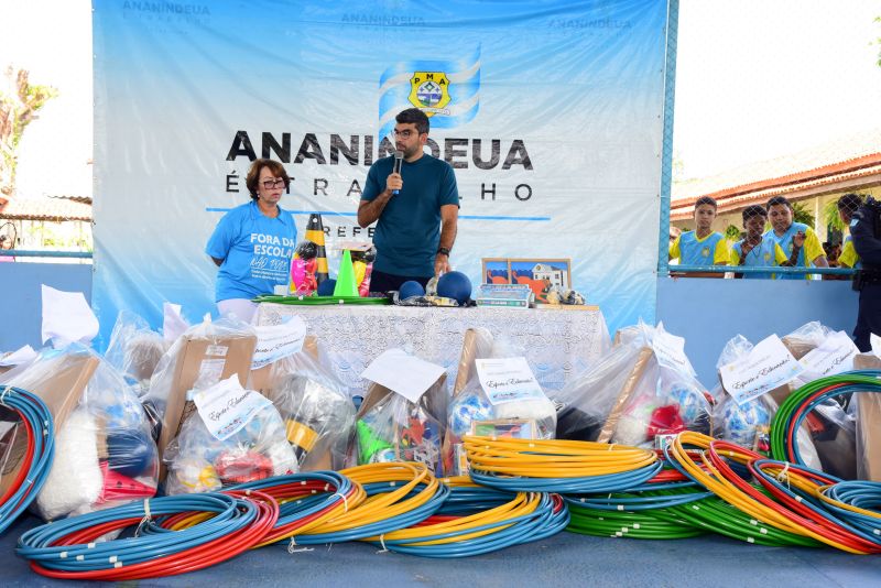 Entrega de material de educação Física às escolas municipais