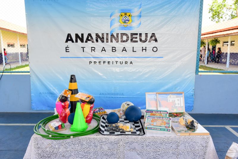 Entrega de material de educação Física às escolas municipais