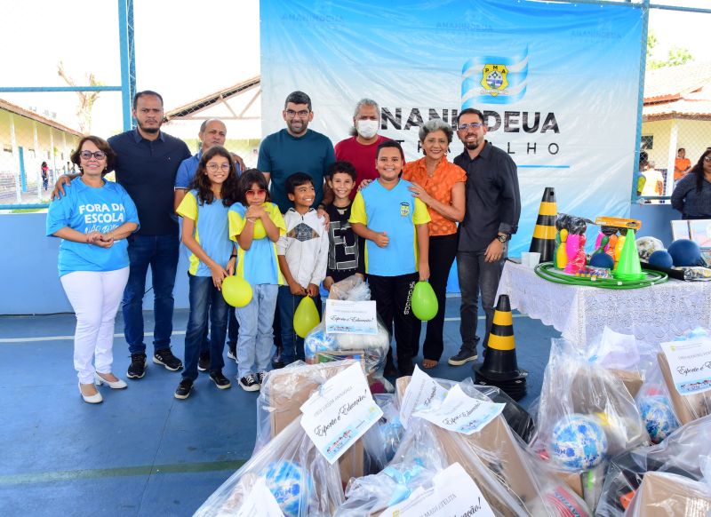 Entrega de material de educação Física às escolas municipais