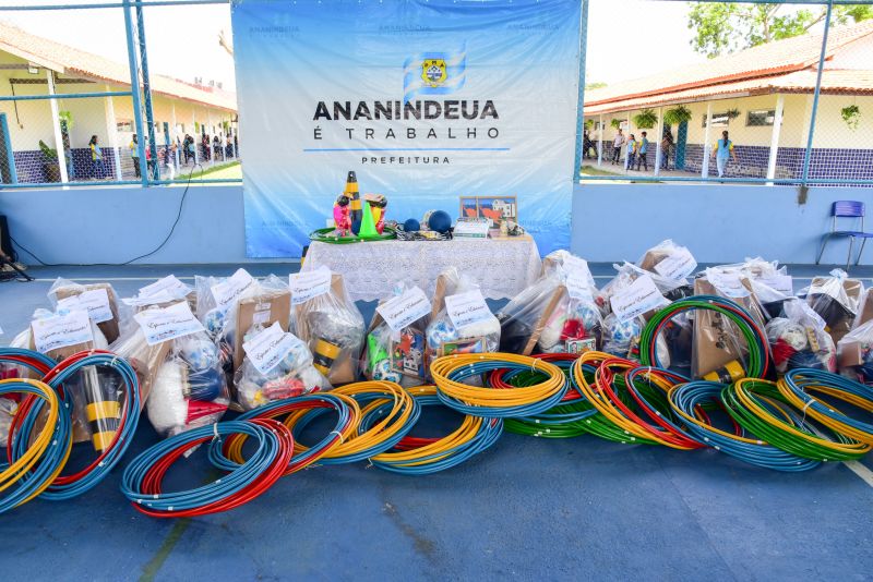 Entrega de material de educação Física às escolas municipais