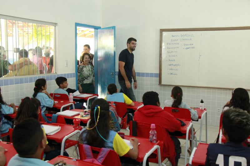 SEMED- Entrega da escola Liberdade, totalmente revitalizada no Icuí