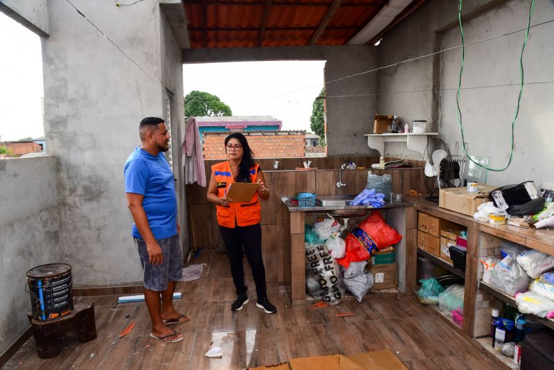 Imagens de casas destelhadas no 40horas próximo a Independência, com a vistoria da Defesa Civil Municipal