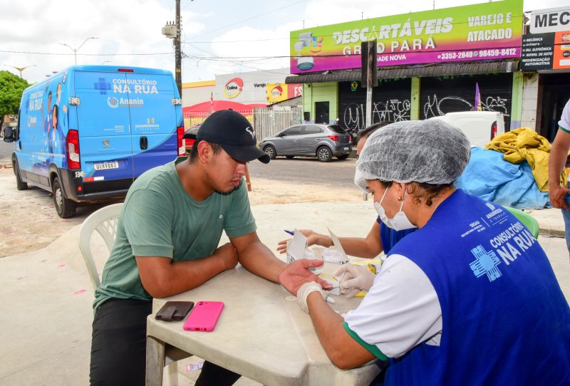 SEDEC - Entrega de equipamentos para os feirantes da Cidade Nova 4