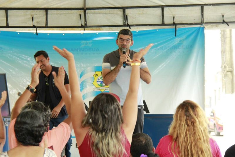 Entrega de Utensílios de trabalho para feirantes do mercado do Distrito Industrial