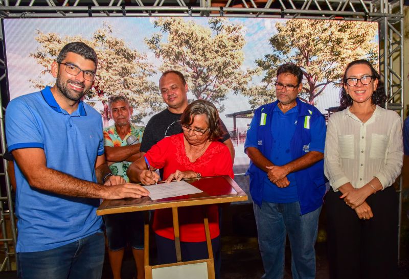 Assinatura de Ordem de Serviço para a construção da Feira do Artesão de Ananindeua