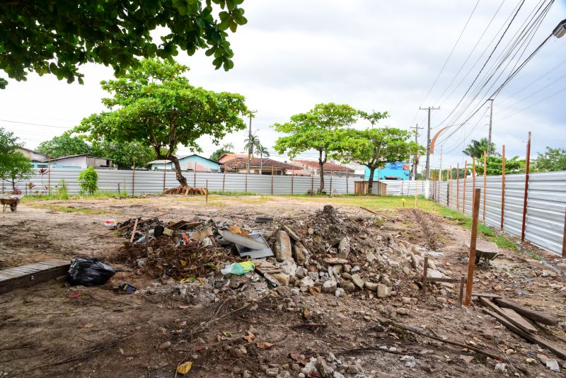 Assinatura de Ordem de Serviço para a construção da Feira do Artesão de Ananindeua