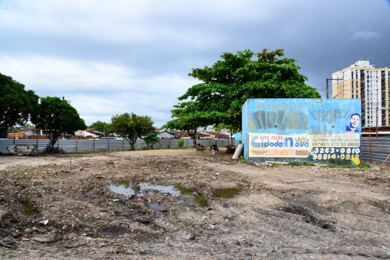 Assinatura de Ordem de Serviço para a construção da Feira do Artesão de Ananindeua