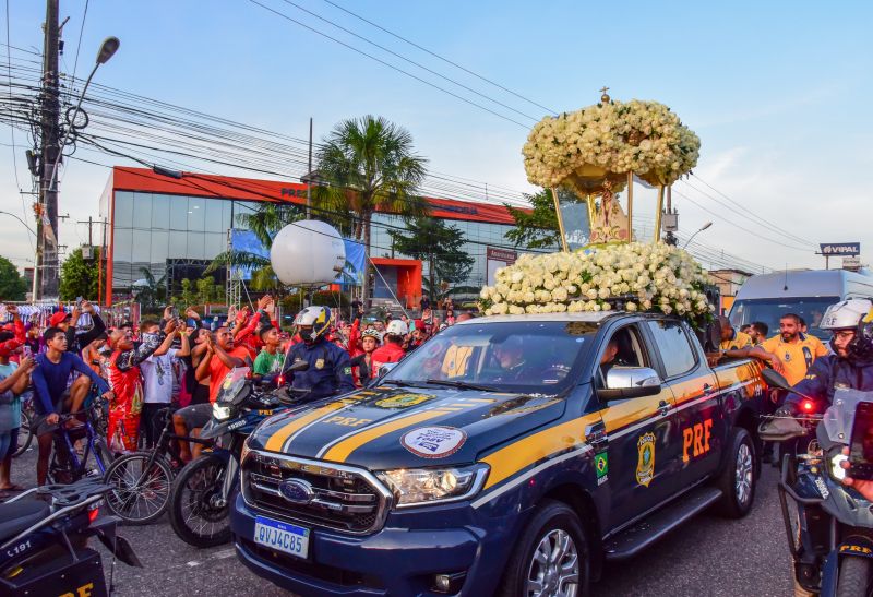 Traslado da imagem peregrina de Nossa Senhora de Nazaré, na frente do Mercado Central, prefeitura e missa na igreja matriz Nossa Senhora das Graças