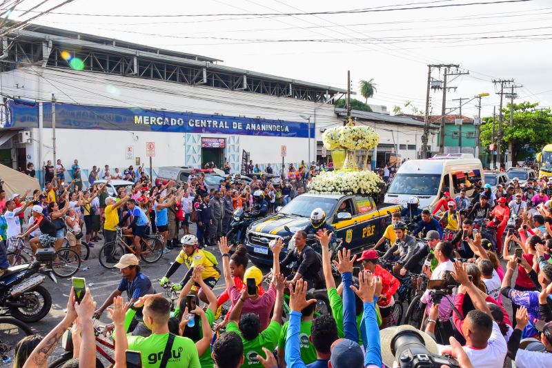 Traslado da imagem peregrina de Nossa Senhora de Nazaré, na frente do Mercado Central, prefeitura e missa na igreja matriz Nossa Senhora das Graças