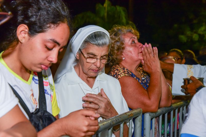 Traslado da imagem peregrina de Nossa Senhora de Nazaré, na frente do Mercado Central, prefeitura e missa na igreja matriz Nossa Senhora das Graças