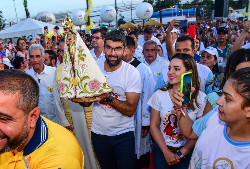 Traslado da imagem peregrina de Nossa Senhora de Nazaré, na frente do Mercado Central, prefeitura e missa na igreja matriz Nossa Senhora das Graças