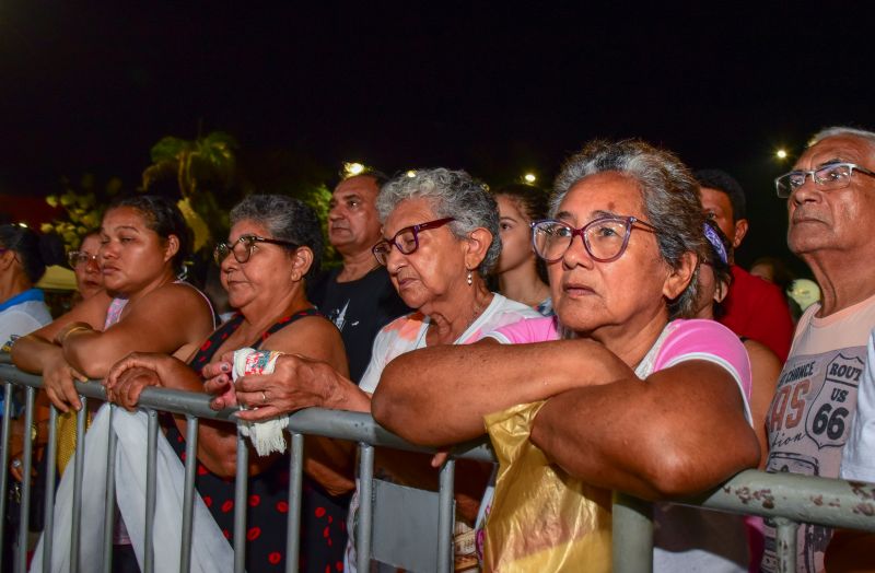 Traslado da imagem peregrina de Nossa Senhora de Nazaré, na frente do Mercado Central, prefeitura e missa na igreja matriz Nossa Senhora das Graças