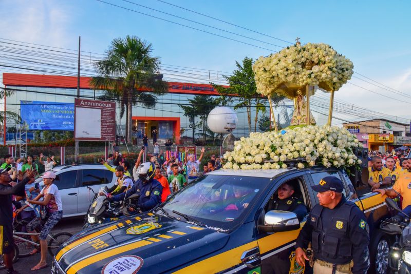 Traslado da imagem peregrina de Nossa Senhora de Nazaré, na frente do Mercado Central, prefeitura e missa na igreja matriz Nossa Senhora das Graças