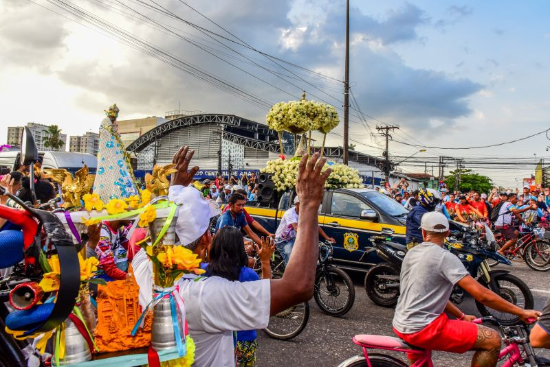 Traslado da imagem peregrina de Nossa Senhora de Nazaré, na frente do Mercado Central, prefeitura e missa na igreja matriz Nossa Senhora das Graças