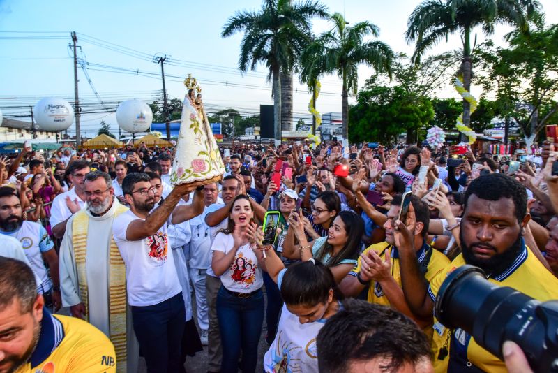 Traslado da imagem peregrina de Nossa Senhora de Nazaré, na frente do Mercado Central, prefeitura e missa na igreja matriz Nossa Senhora das Graças