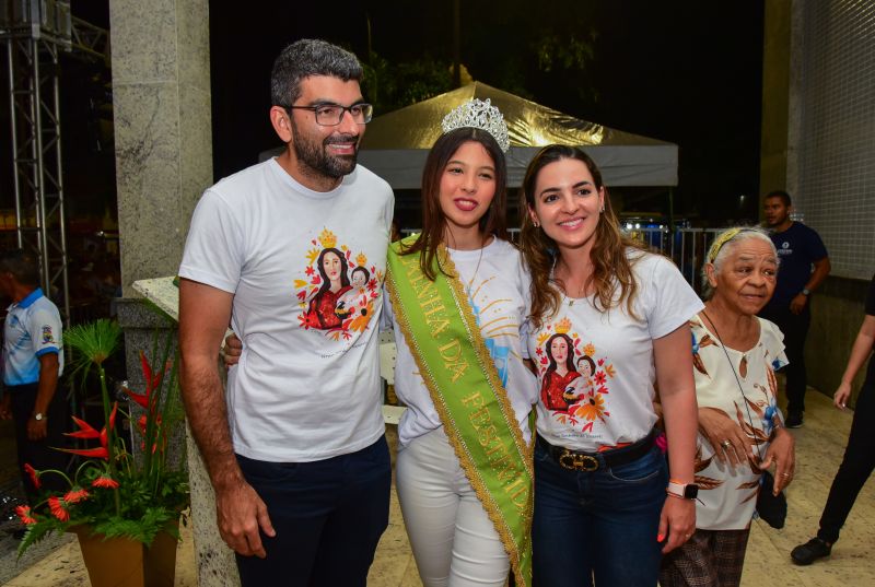 Traslado da imagem peregrina de Nossa Senhora de Nazaré, na frente do Mercado Central, prefeitura e missa na igreja matriz Nossa Senhora das Graças