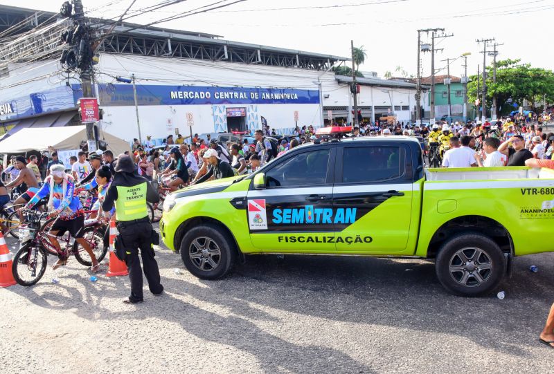 Traslado da imagem peregrina de Nossa Senhora de Nazaré, na frente do Mercado Central, prefeitura e missa na igreja matriz Nossa Senhora das Graças