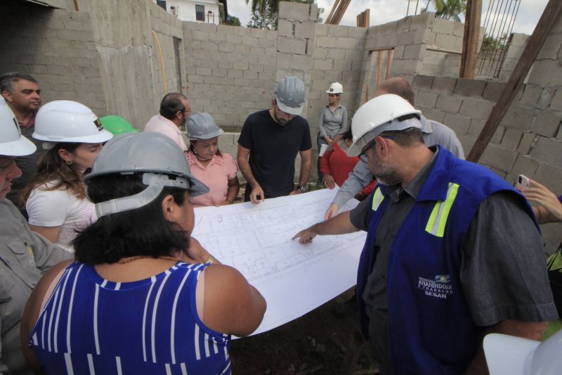 Visita técnica às obras da Casa Mulher Brasileira no bairro Centro