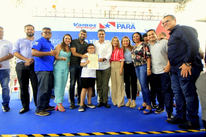 Entrega de 520 Títulos de Terra para Moradores do bairro da Guanabara