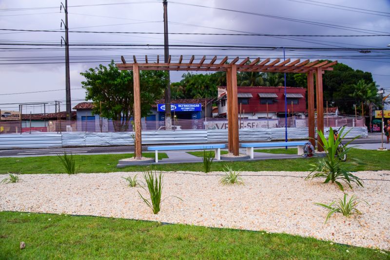 Entrega da Praça do Renascer, totalmente revitalizada na avenida Três Corações