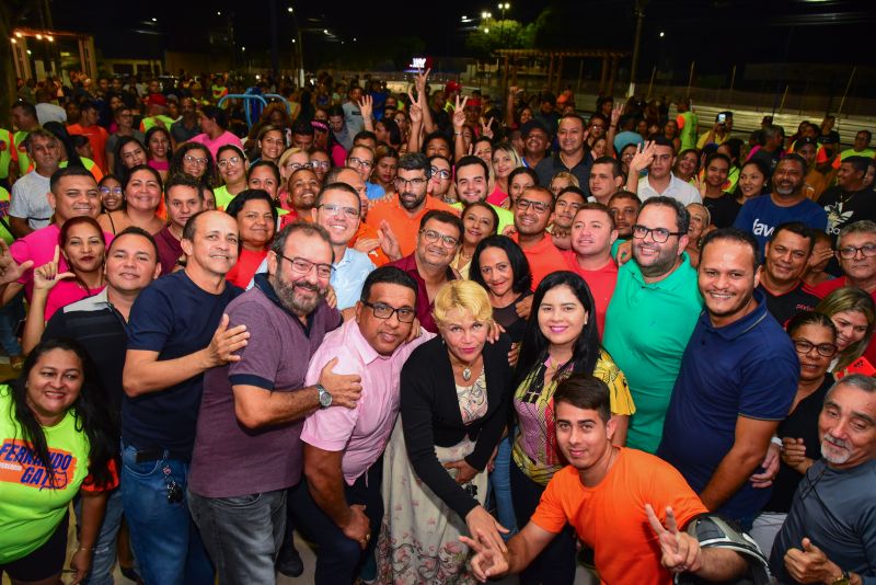 Entrega da Praça do Renascer, totalmente revitalizada na avenida Três Corações