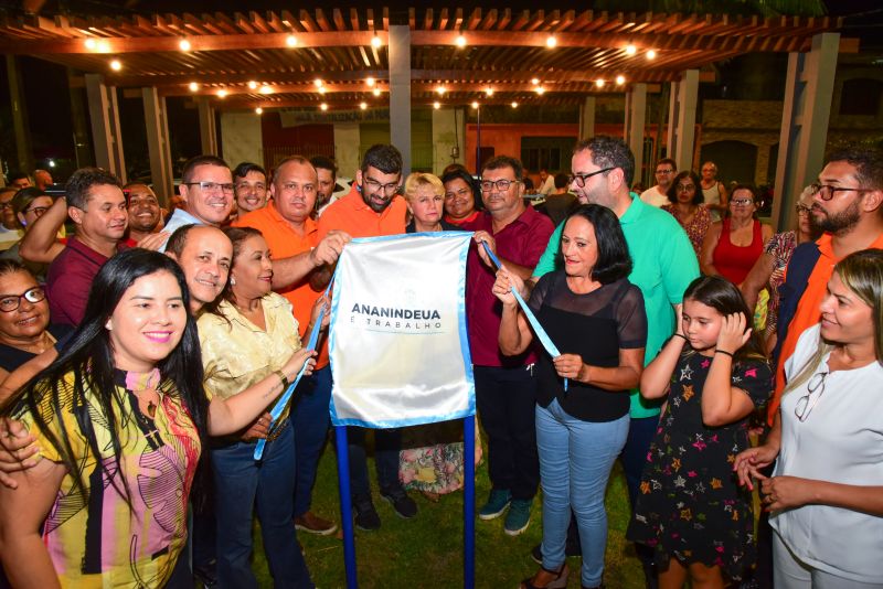 Entrega da Praça do Renascer, totalmente revitalizada na avenida Três Corações