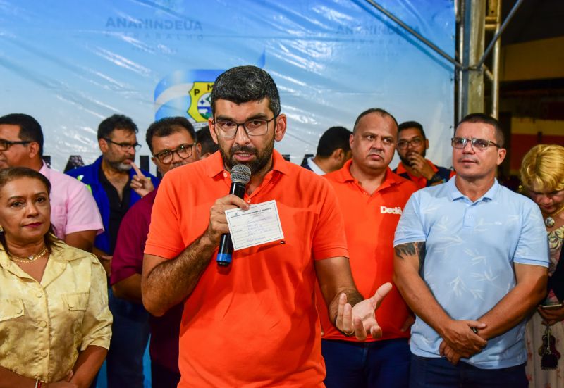 Entrega da Praça do Renascer, totalmente revitalizada na avenida Três Corações